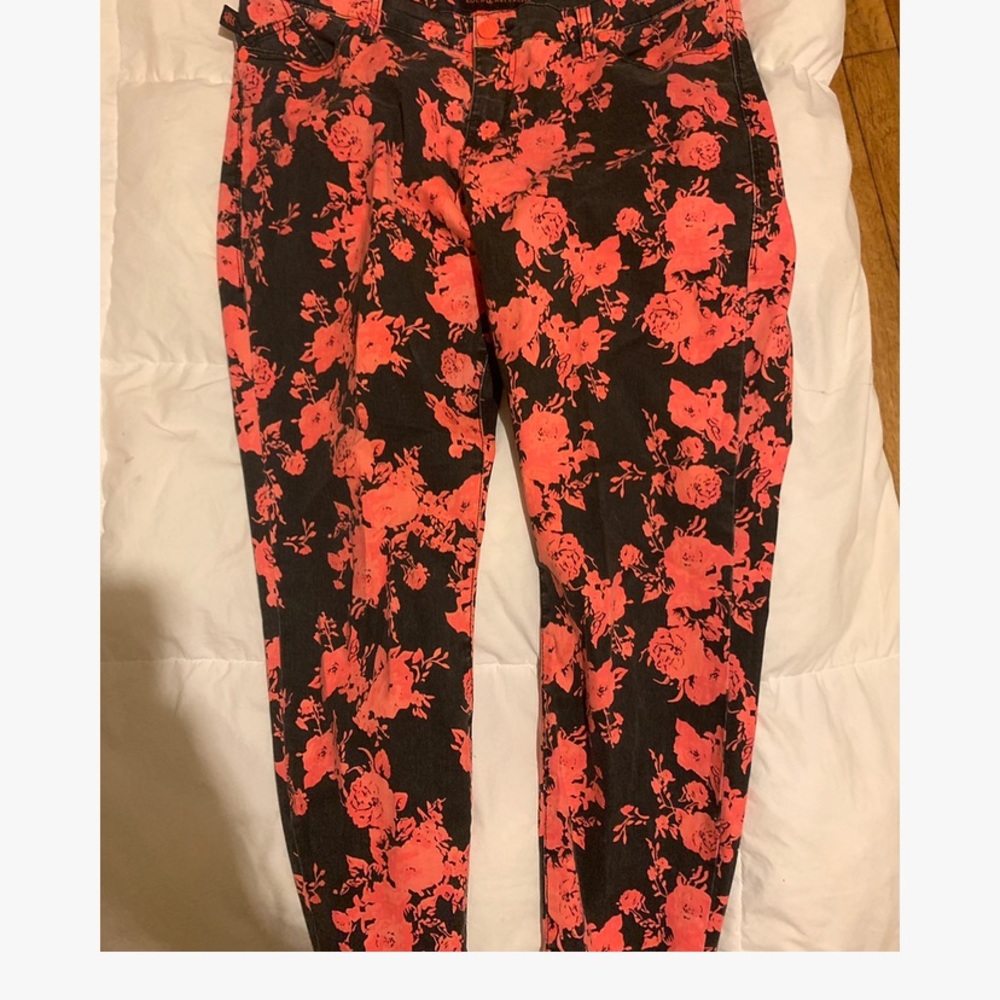 Black and pink ankle pants